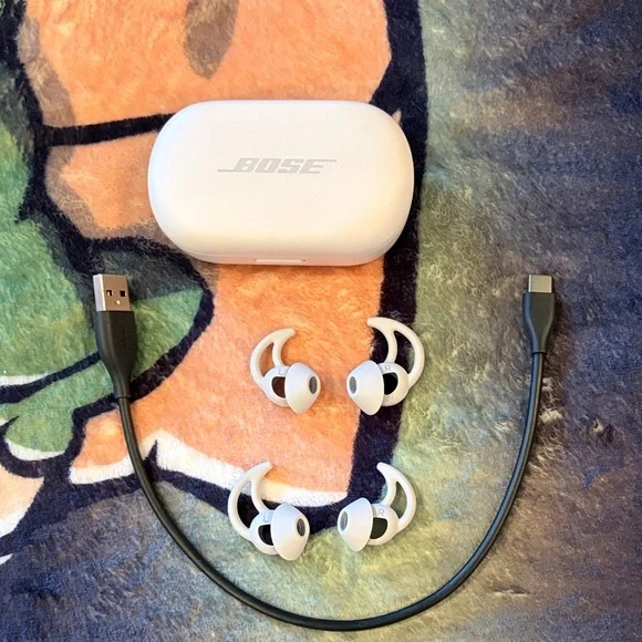 New BOSE QCEarbuds headphones AirPods wireless Bluetooth earbuds electronics - Picture 3 of 12